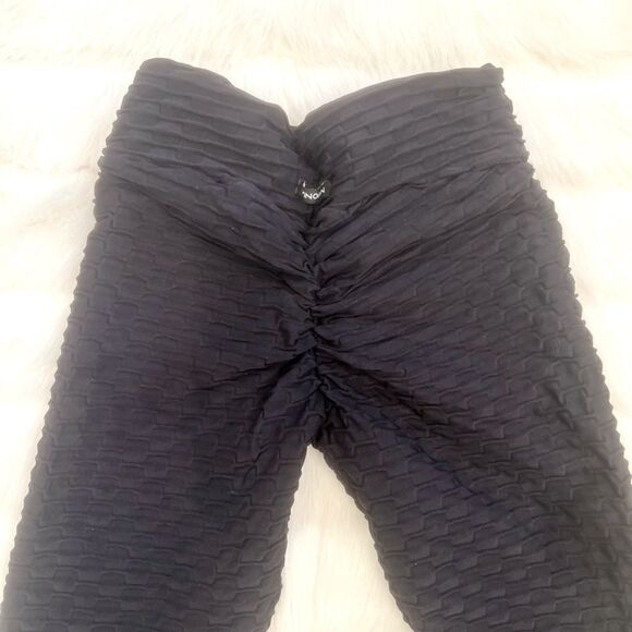 Anti Cellulite Scrunch Black Booty Legging (S) - Picture 11 of 13